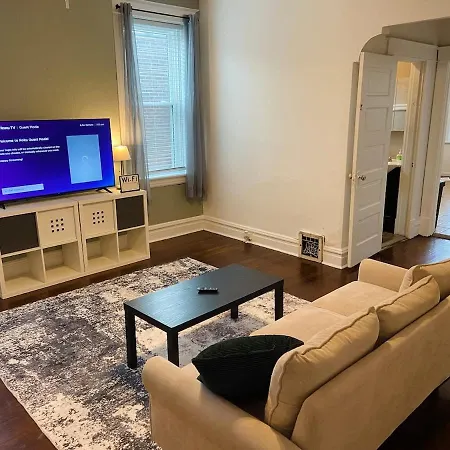 Comfortable 1Br Apartment - Laundry & Backyard